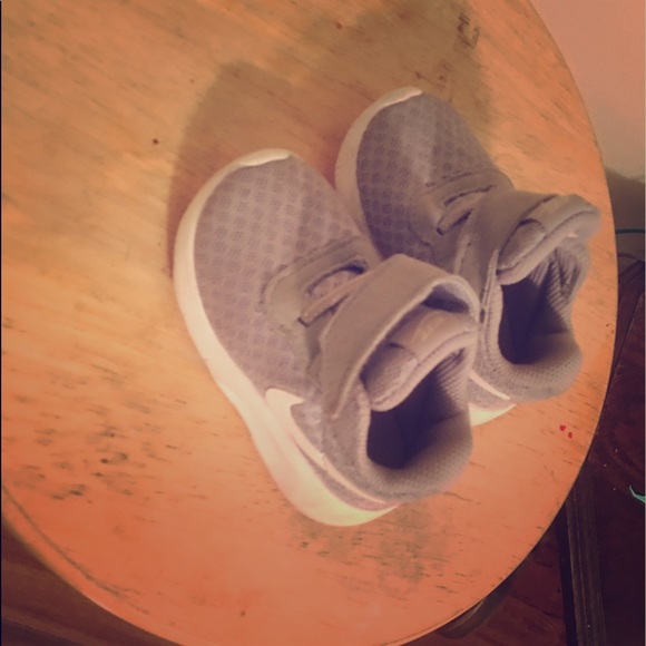 Nike Sneakers - Picture 1 of 2